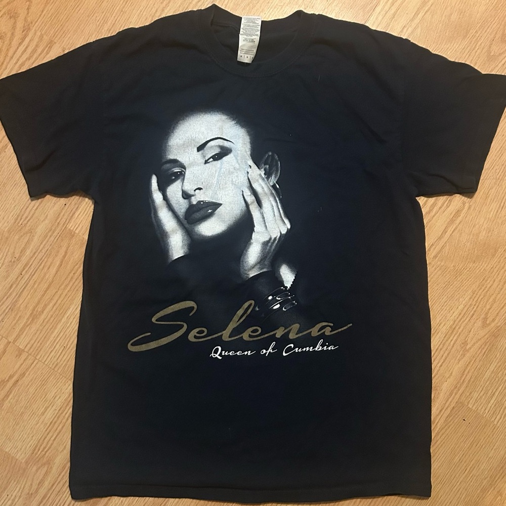 Vintage Selena T-shirt size Medium